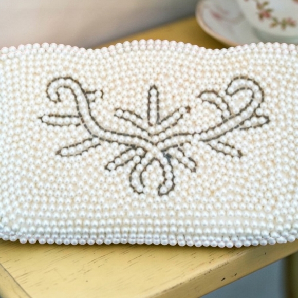 Accessories - Lady's Vintage Ivory Clutch Beaded Purse